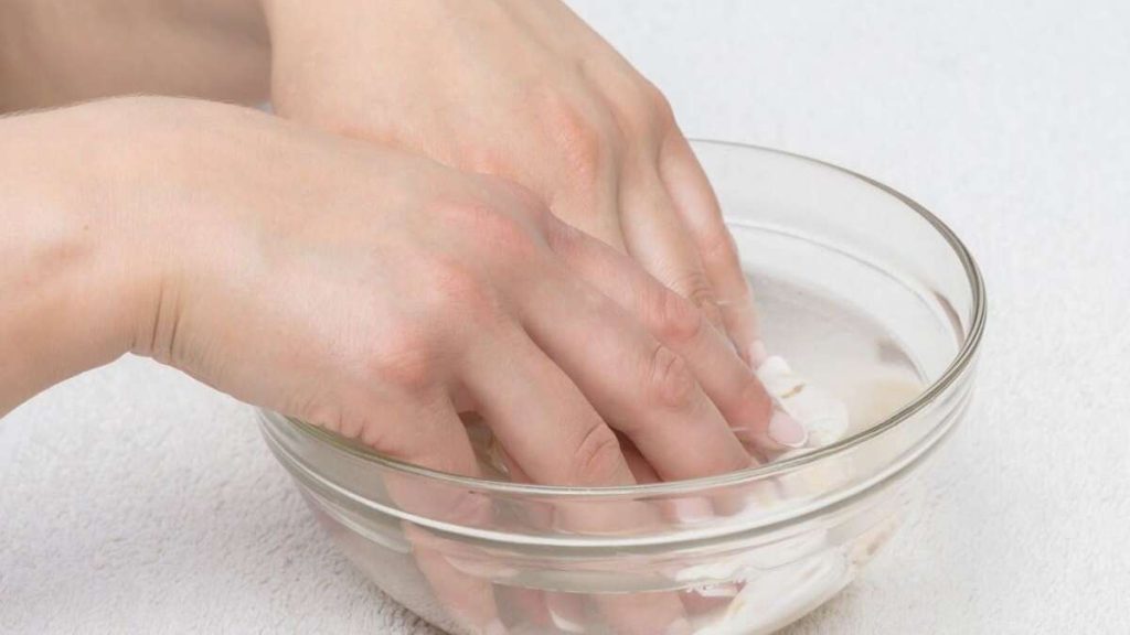 how-to-take-off-acrylic-nails-with-hot-water