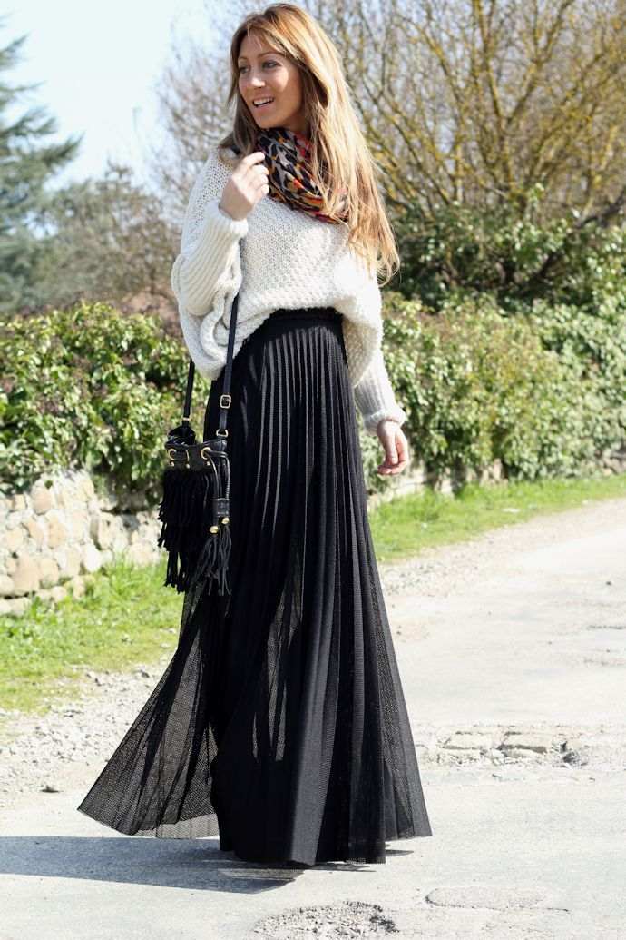 What to Wear With Long Black Skirt [25 Top Picks]