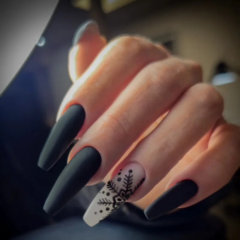 black winter coffin nails