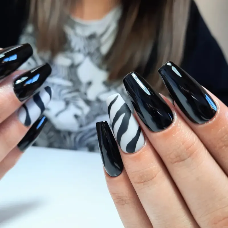 zebra coffin nails